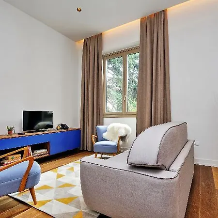 Numa Aparthotel 4*
